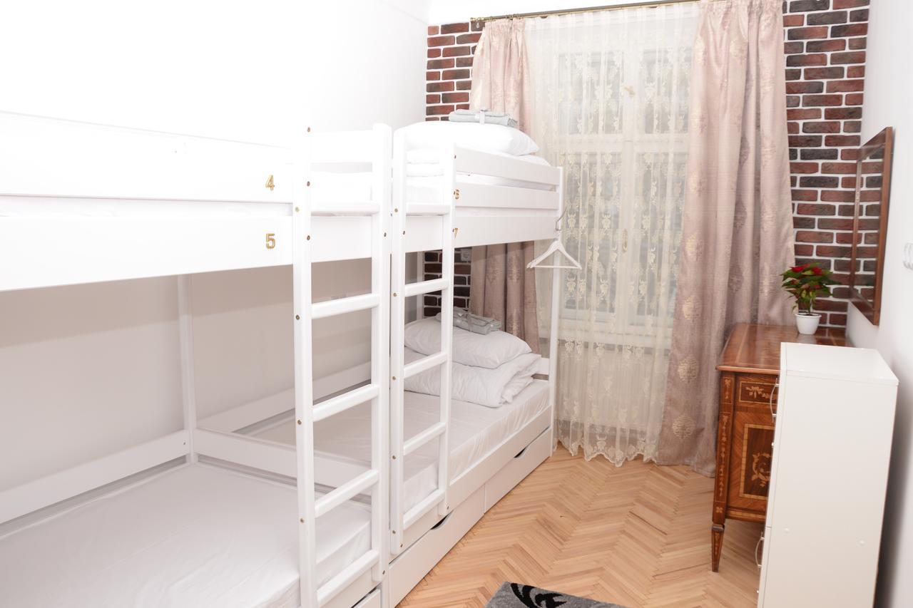Free People Hostel Lviv Luaran gambar